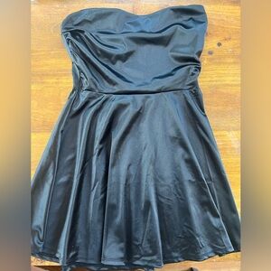 Like New, perfect condition Windsor black mini dress.